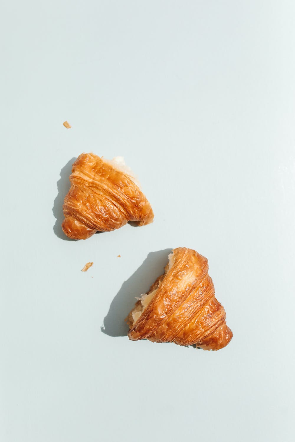 PLAIN ARTISAN CROISSANT